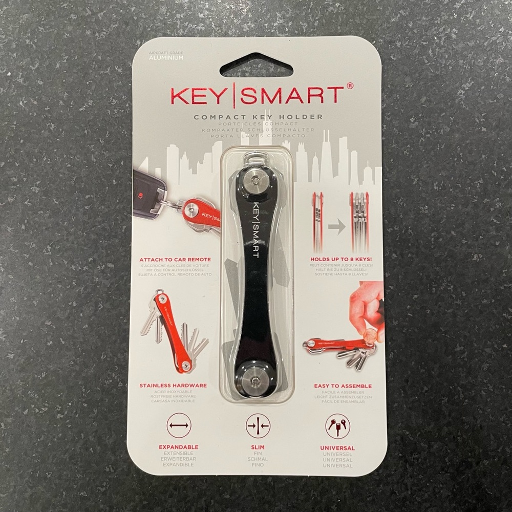 NWT KeySmart Compact Key Holder